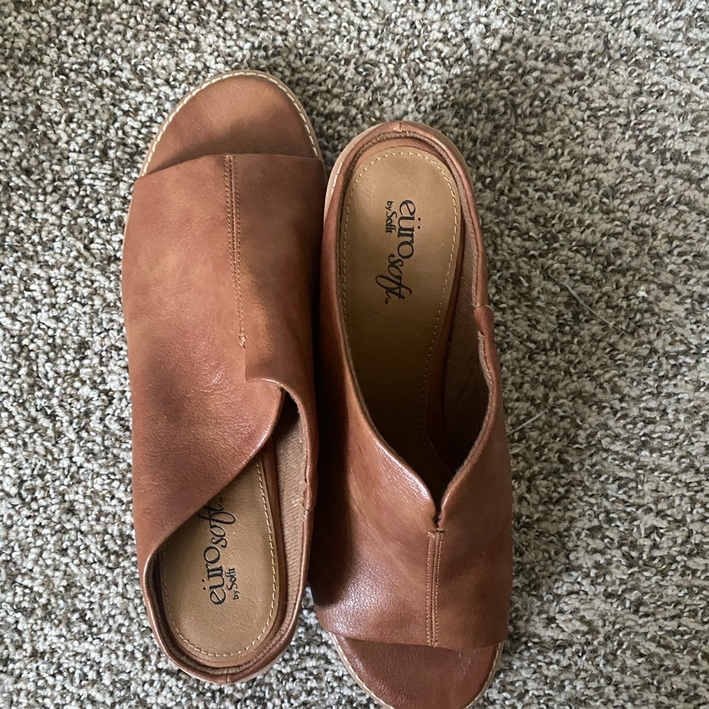 NWOT Eurosoft sandals